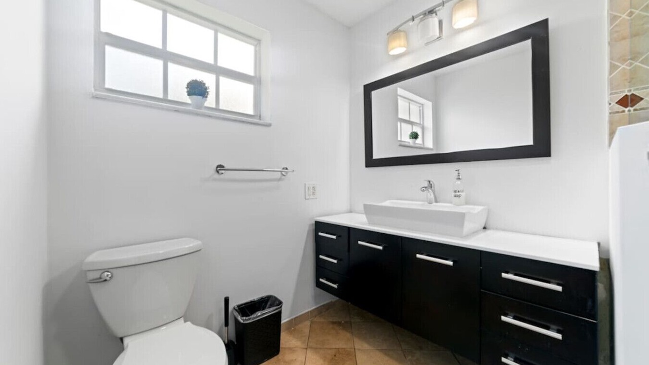 Photo of Bathroom in North Central Hollywood