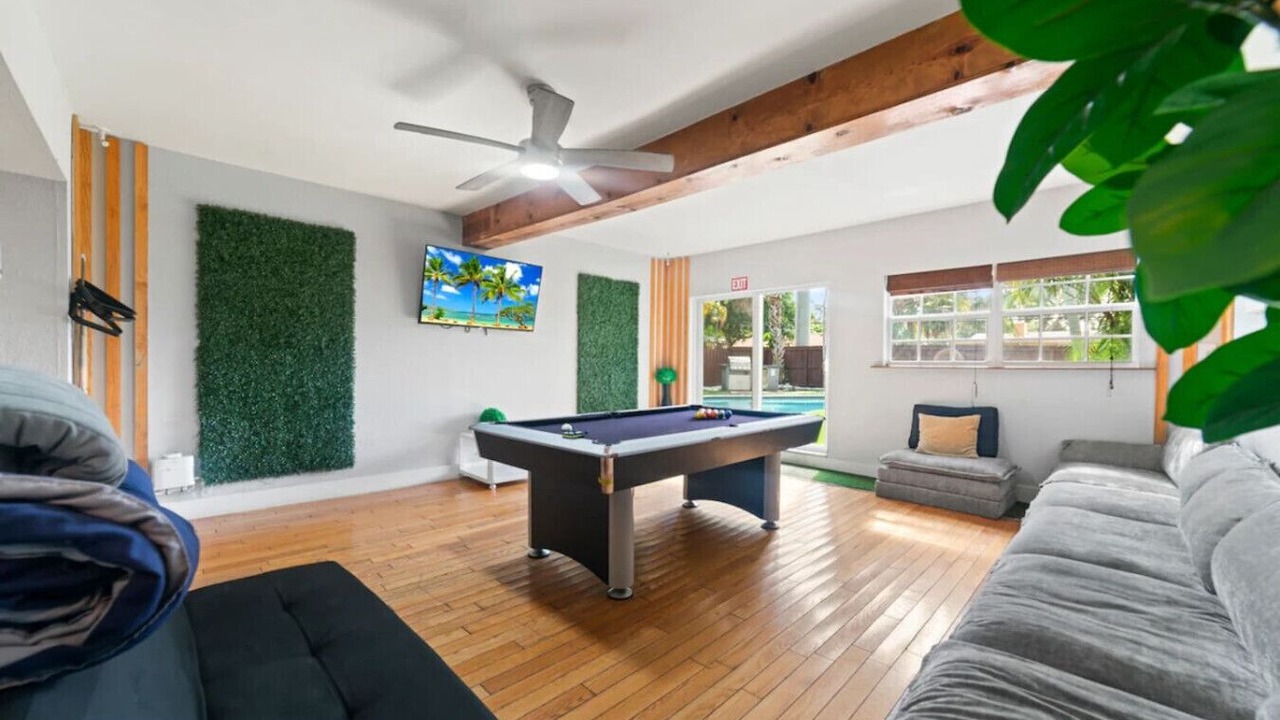 Photo of Livingroom in North Central Hollywood