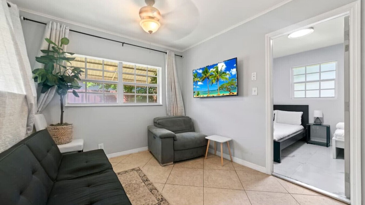 Photo of Livingroom in North Central Hollywood