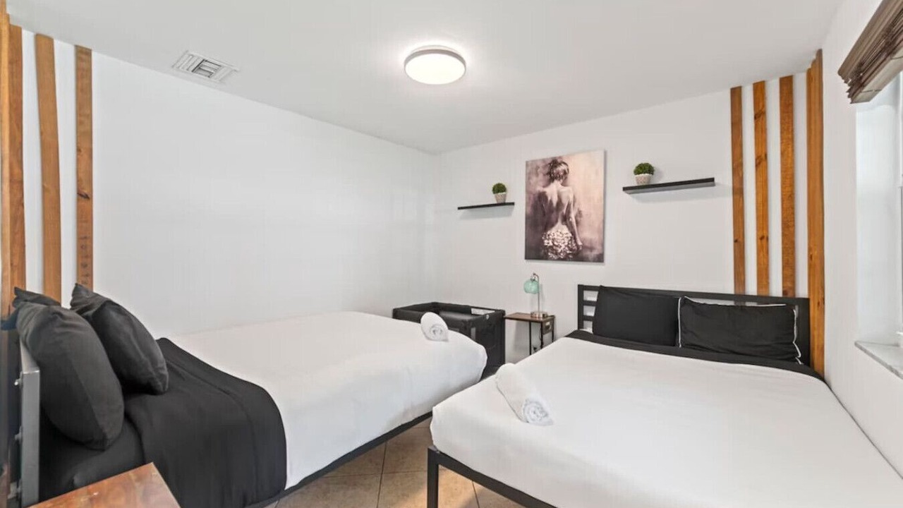 Photo of Bedroom in North Central Hollywood