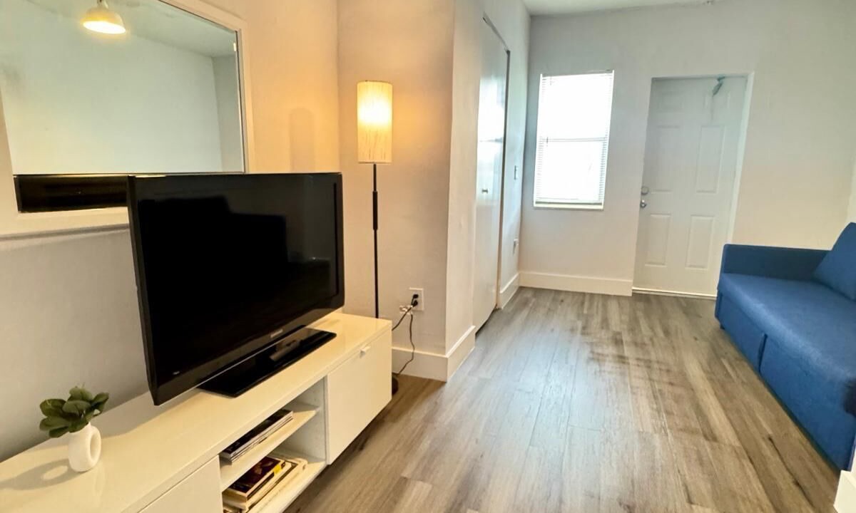 Photo of Livingroom in Allapattah