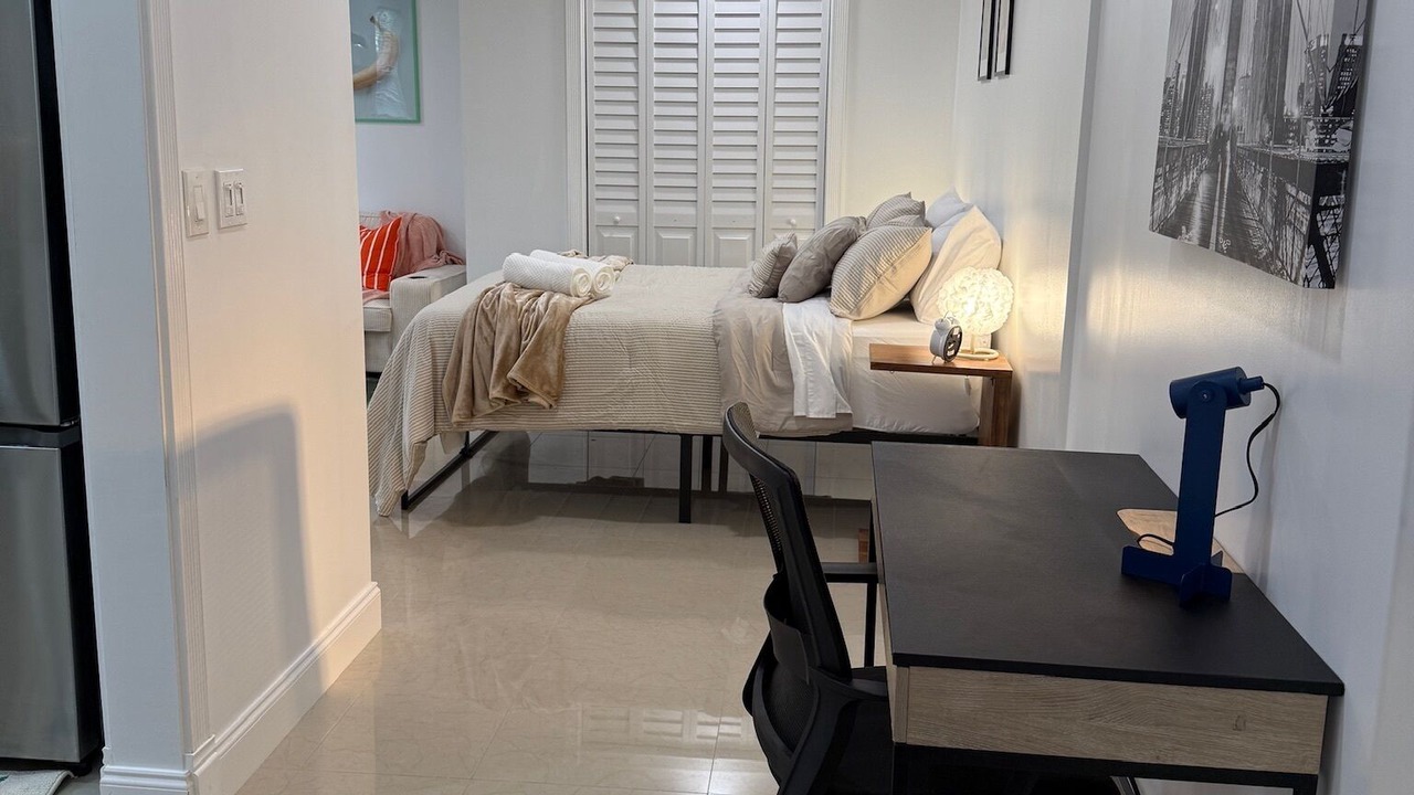 Photo of Bedroom in Davie