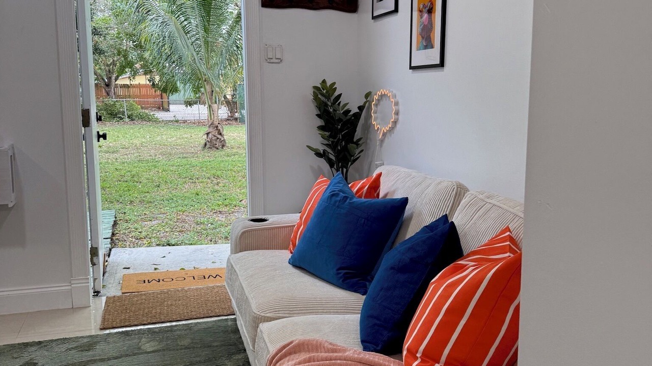 Photo of Livingroom in Davie