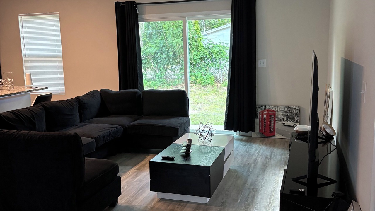 Photo of Livingroom in Northside