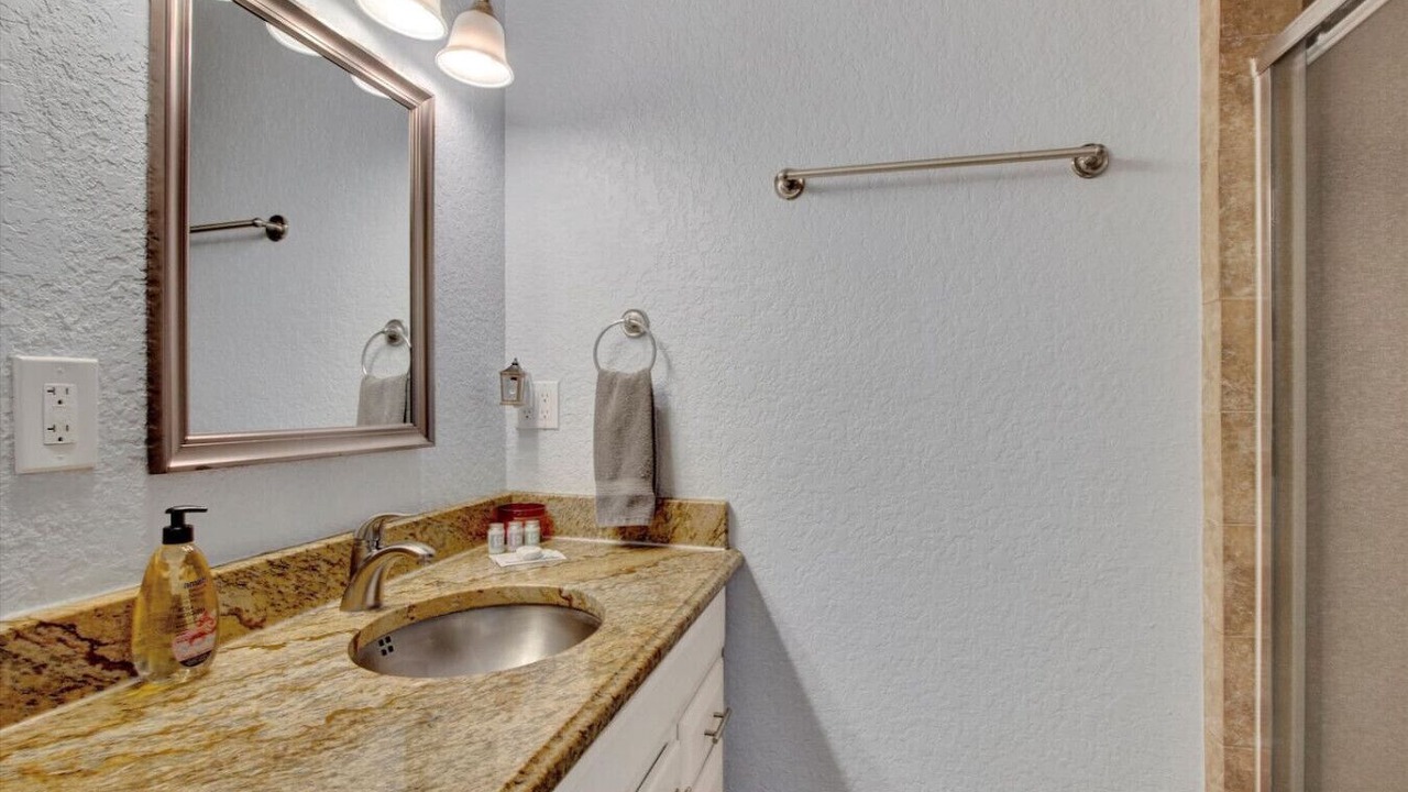 Photo of Bathroom in Oakford Park