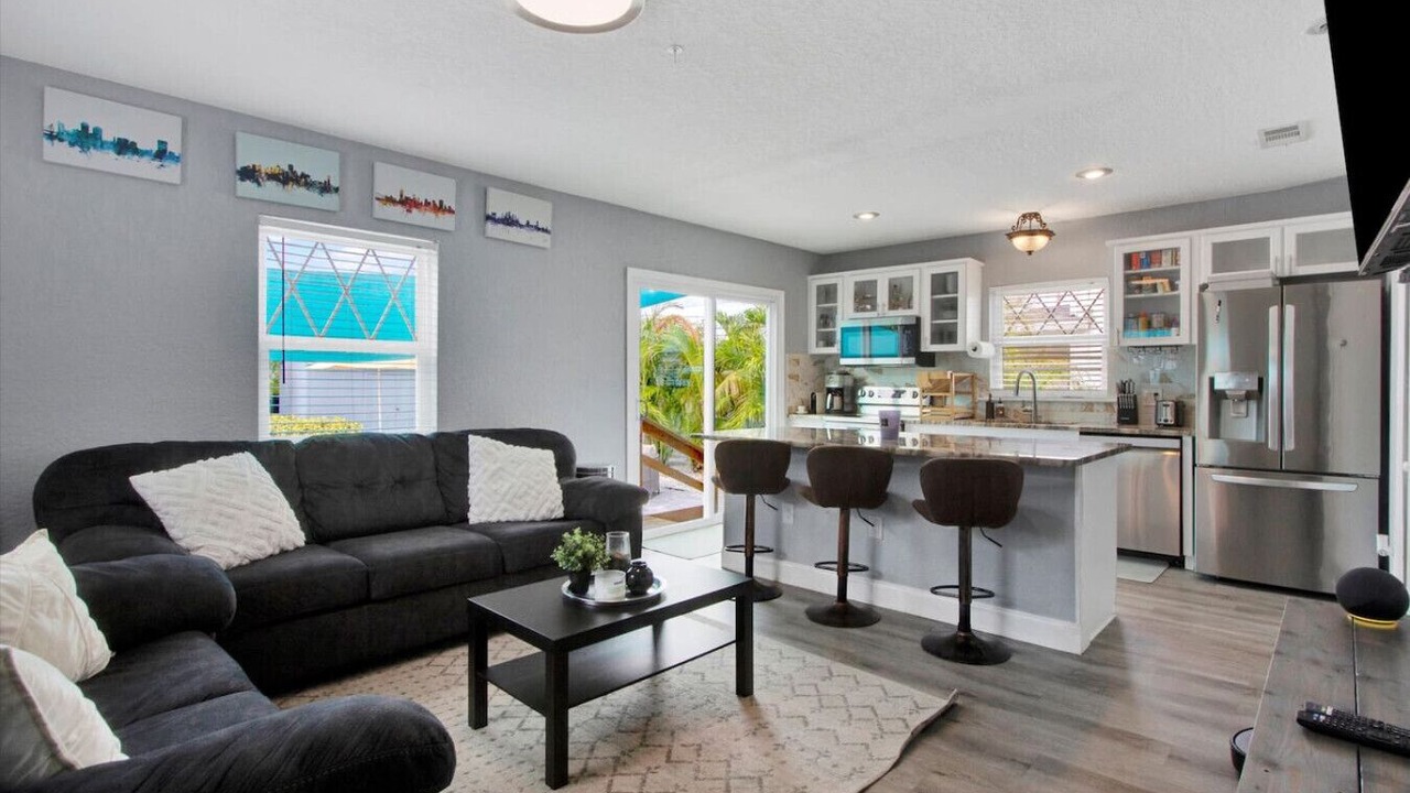 Photo of Livingroom in Oakford Park