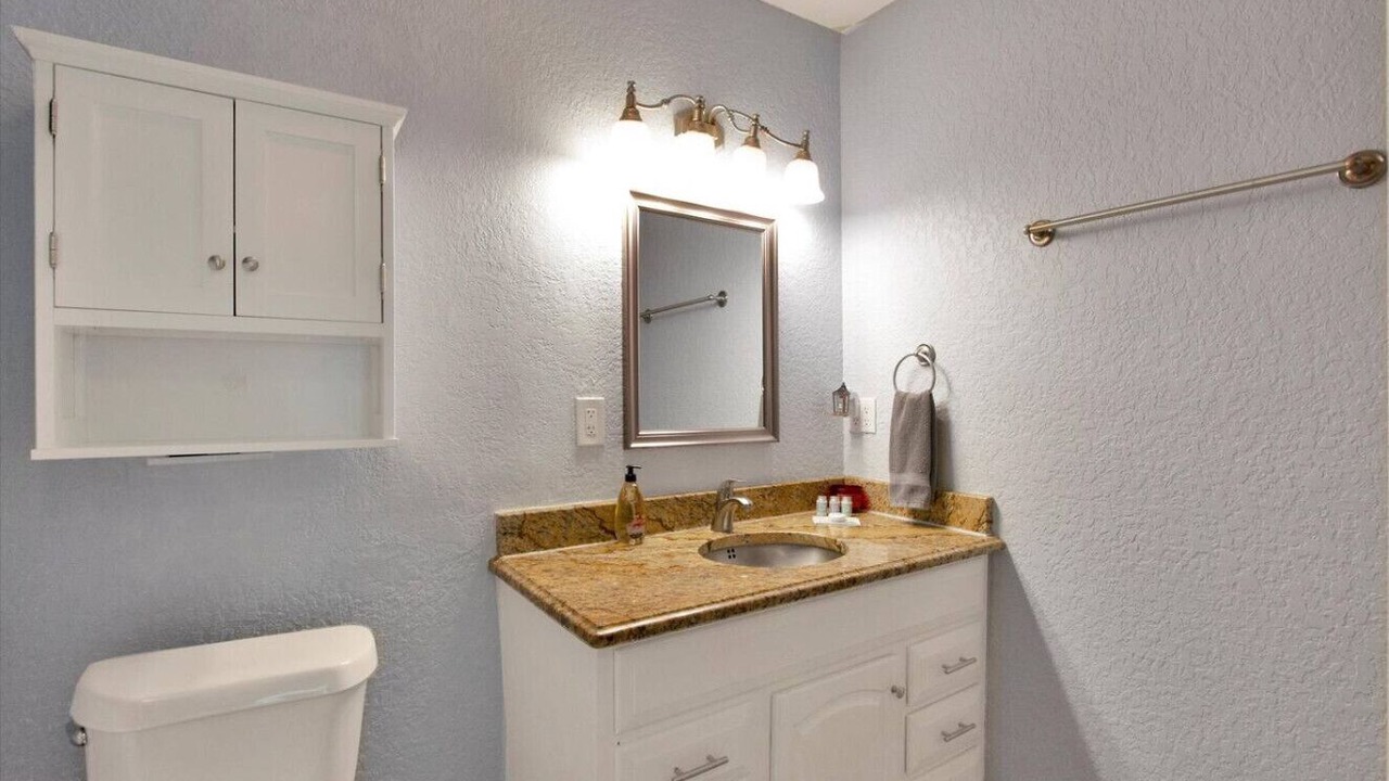 Photo of Bathroom in Oakford Park