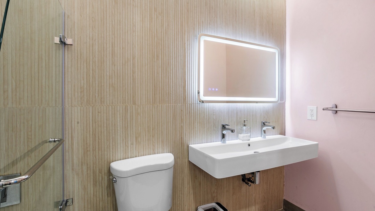 Photo of Bathroom in Poiciana Park II
