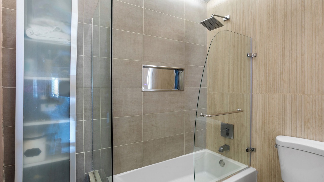 Photo of Bathroom in Poiciana Park II