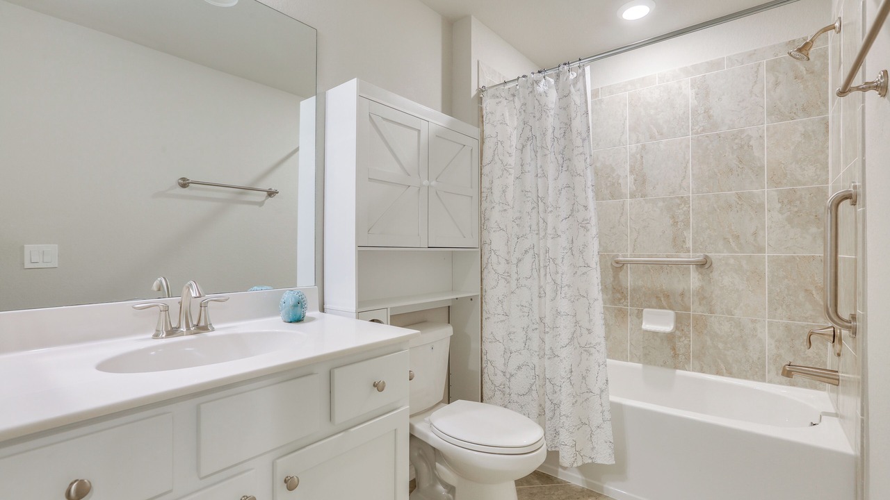 Photo of Bathroom in Pelican Preserve
