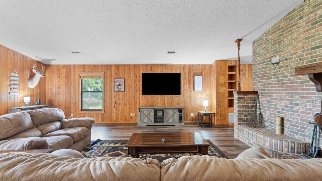 Photo of Livingroom in Dillard Estates