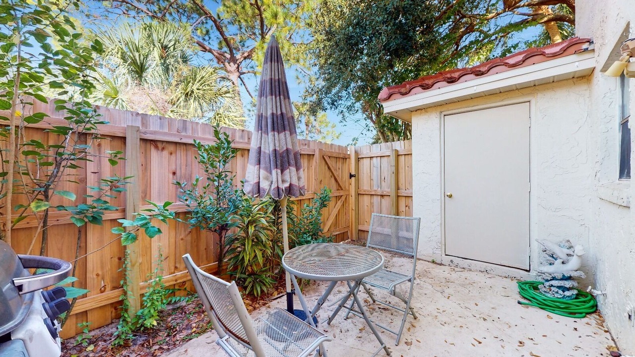 Photo of Outdoor in Azalea Park