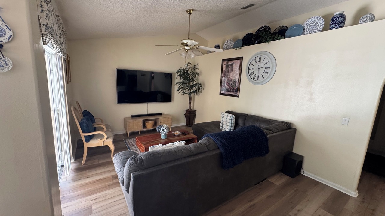 Photo of Livingroom in Ocoee