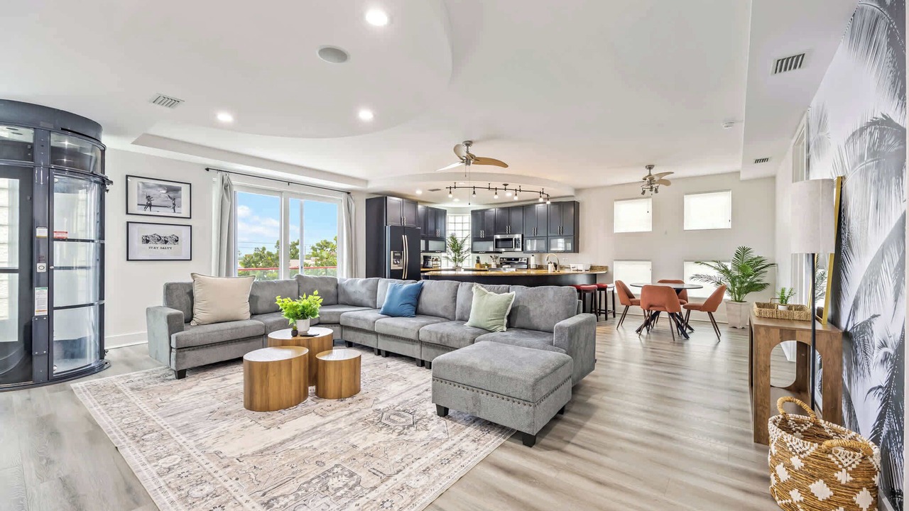 Photo of Livingroom in Cocoa Beach