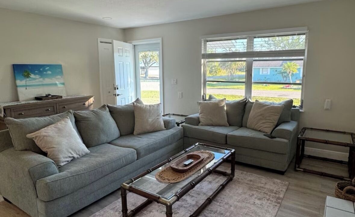 Photo of Livingroom in Gulf Cove