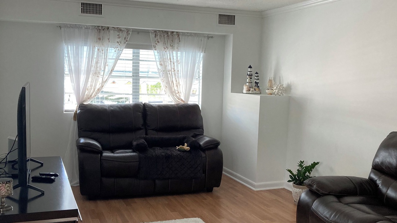 Photo of Livingroom in Sexton Cove Estates