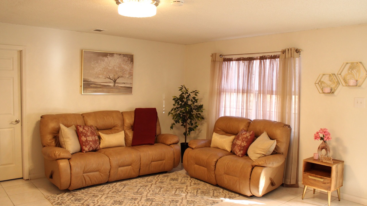 Photo of Livingroom in Lake City