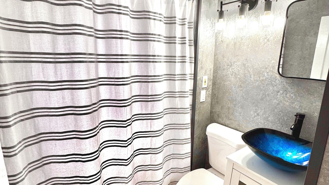 Photo of Bathroom in Sunset