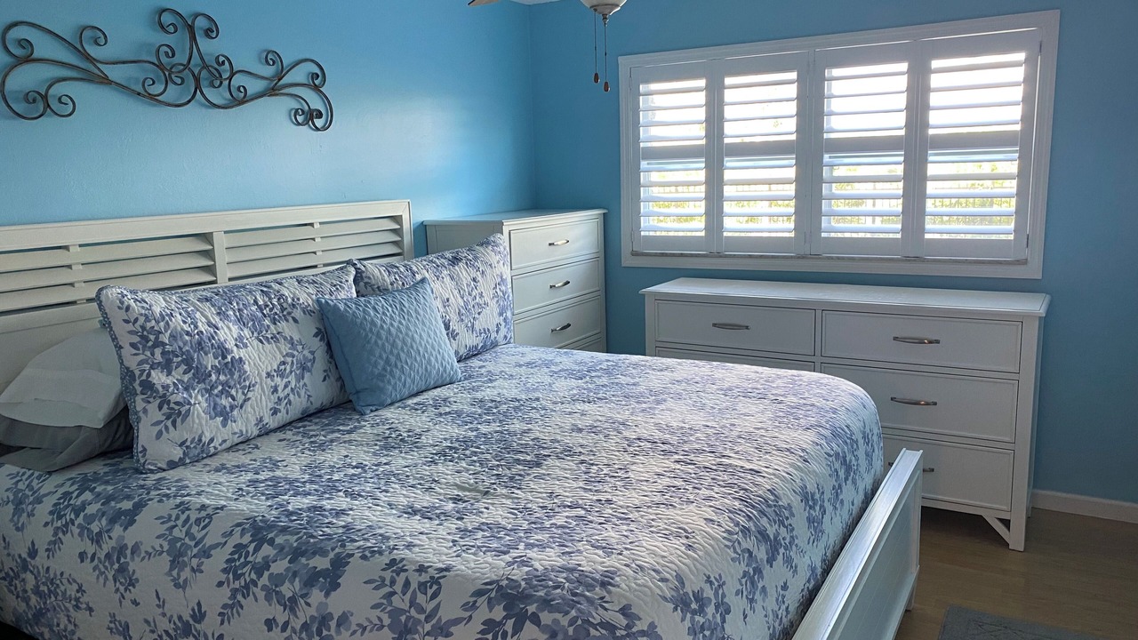 Photo of Bedroom in Cypress Lake