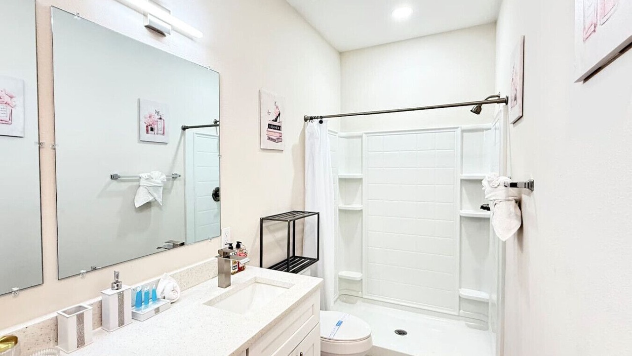 Photo of Bathroom in Taft