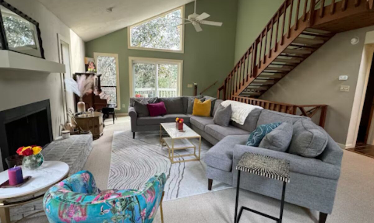 Photo of Livingroom in Tallahassee
