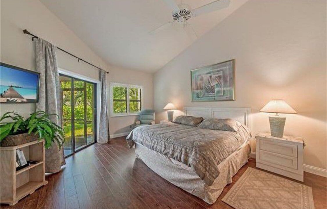 Photo of Bedroom in Burning Tree