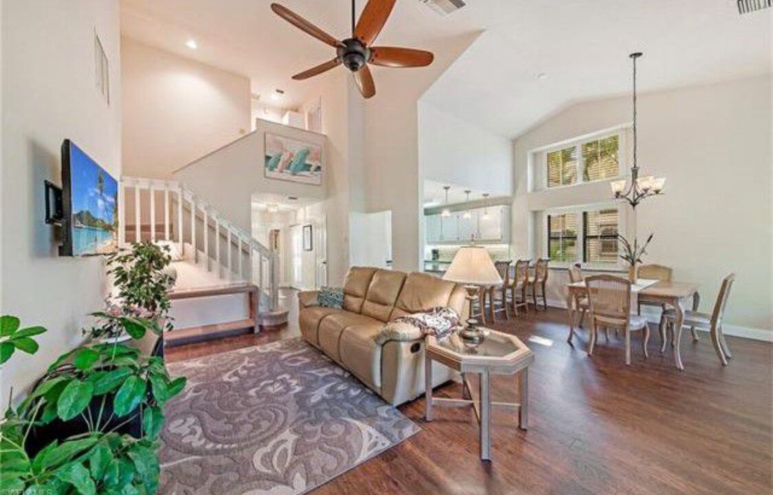 Photo of Livingroom in Burning Tree