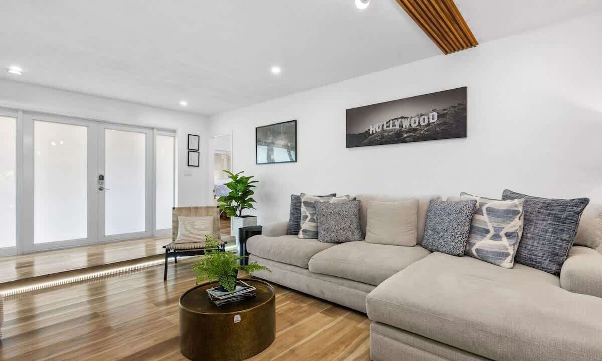 Photo of Livingroom in North Central Hollywood