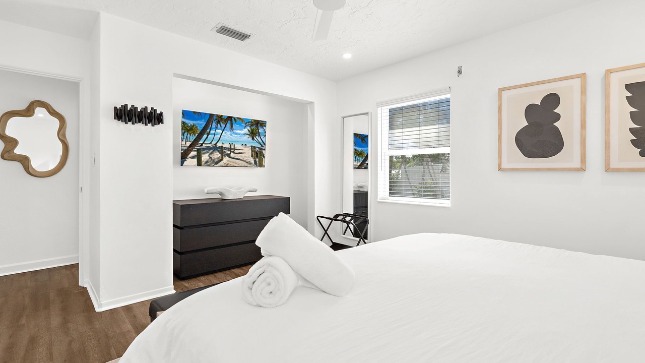 Photo of Bedroom in Bayshore Gardens