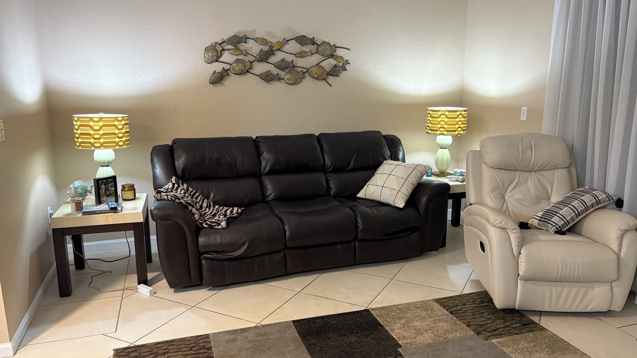 Photo of Livingroom in Cypress Lake