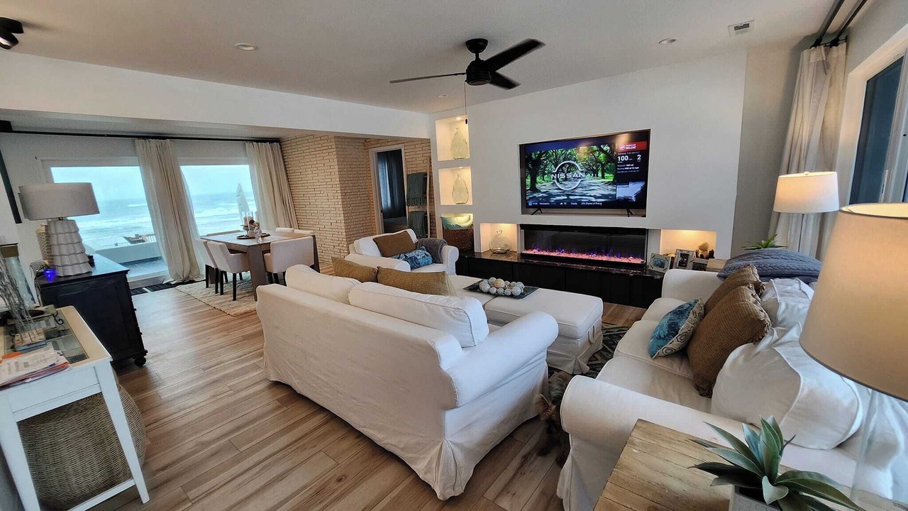 Photo of Livingroom in River Ridge Estates
