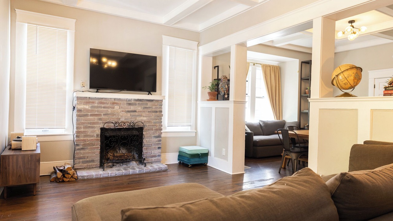 Photo of Livingroom in Five Points