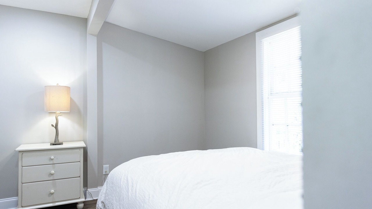 Photo of Bedroom in Five Points