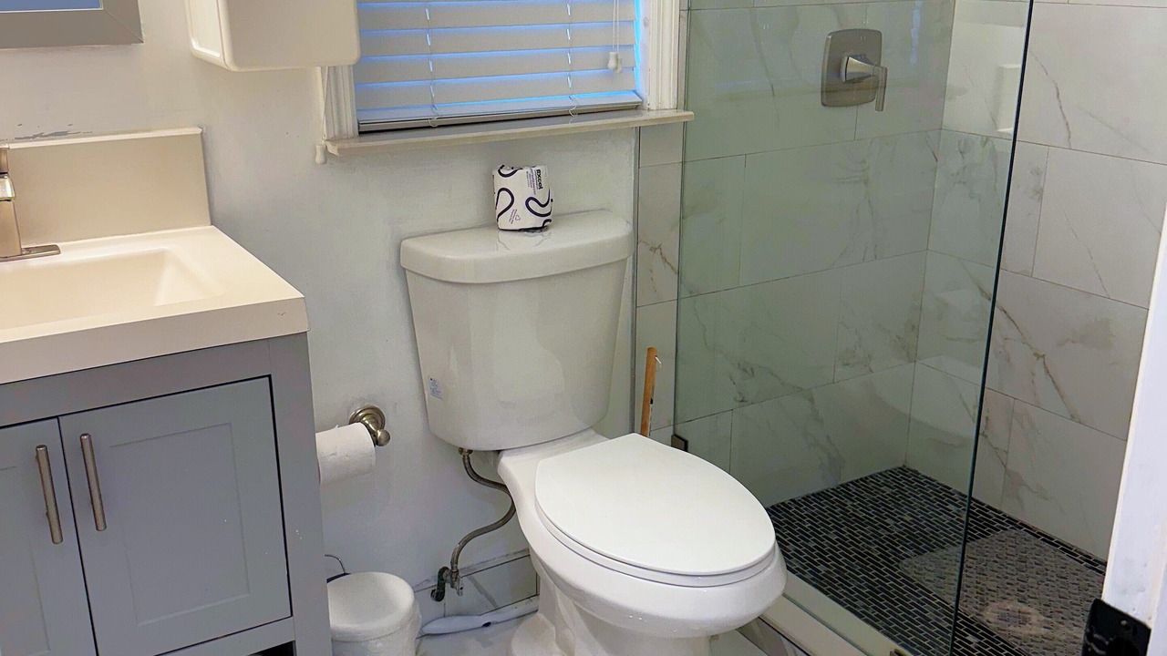 Photo of Bathroom in Allapattah