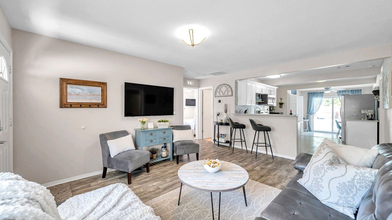 Photo of Livingroom in Bayview