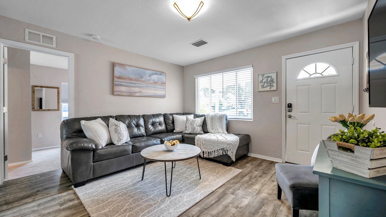 Photo of Livingroom in Bayview