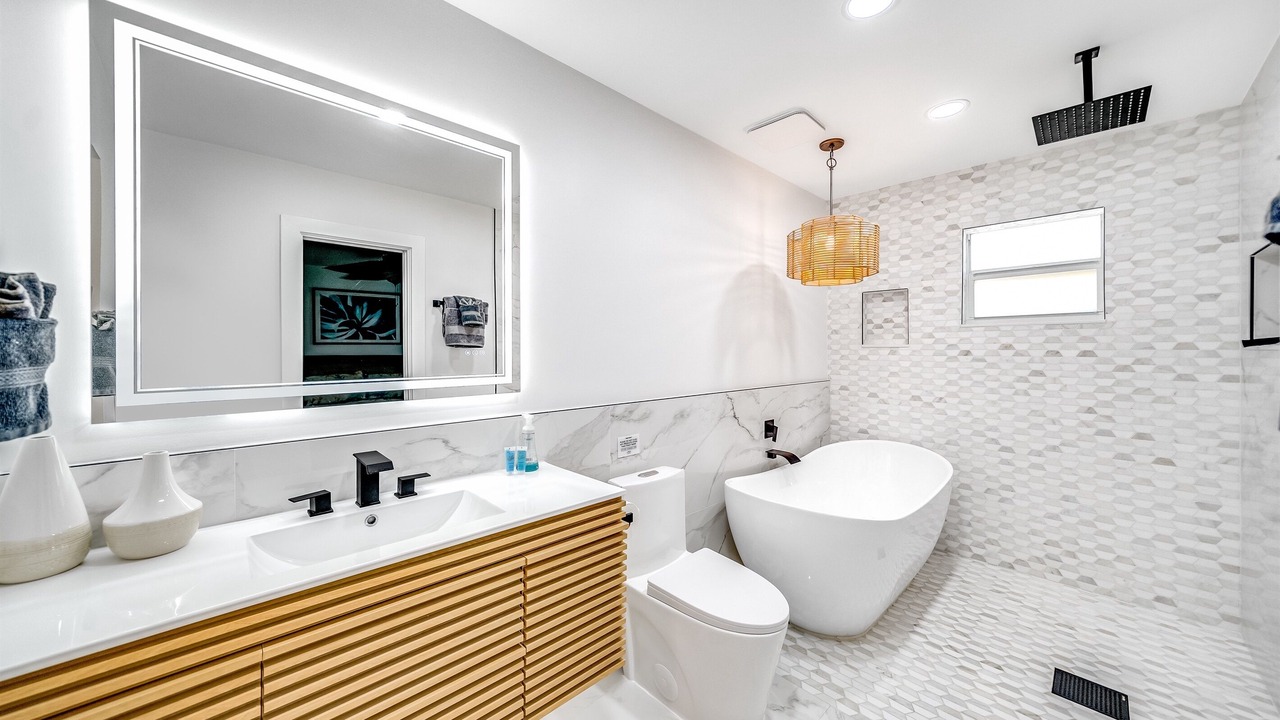 Photo of Bathroom in Cypress Lakes