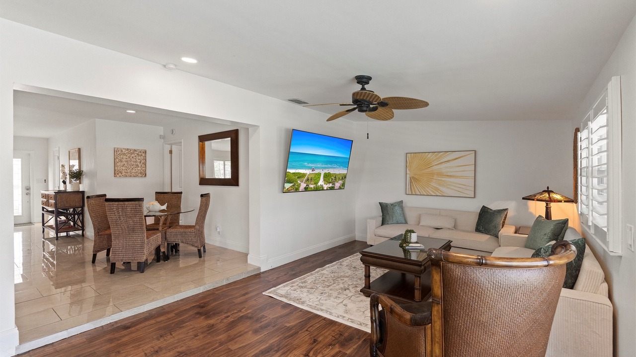 Photo of Livingroom in Cypress Lakes