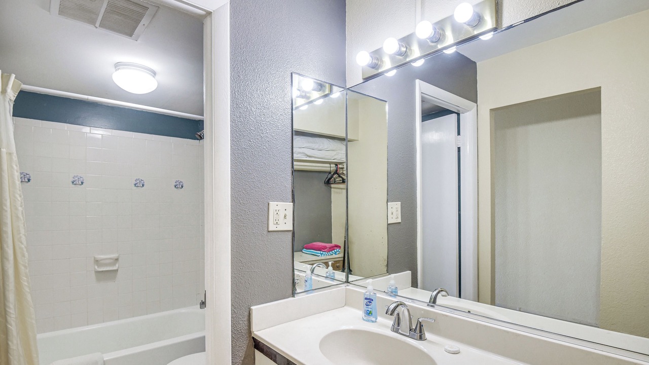 Photo of Bathroom in Bostwick Park