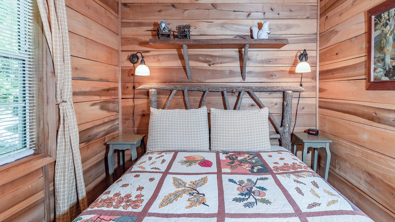 Photo of Bedroom in Lake Toxaway