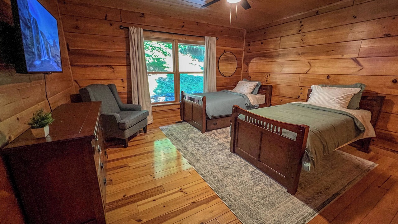 Photo of Bedroom in Ellijay