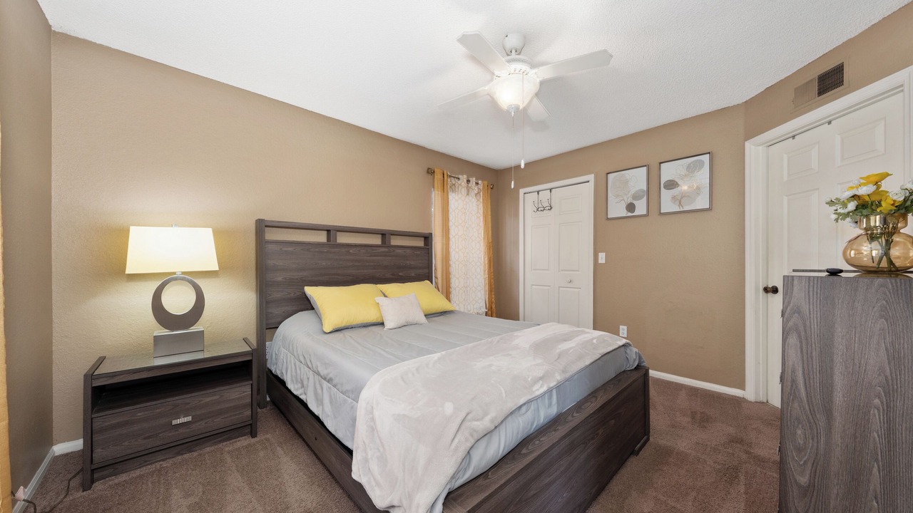 Photo of Bedroom in Park Central