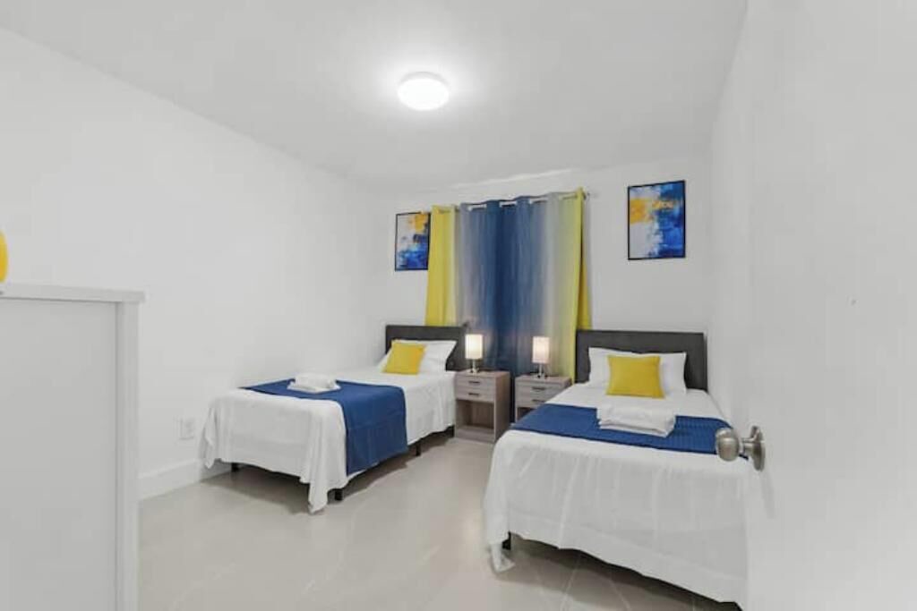 Photo of Bedroom in Lauderhill