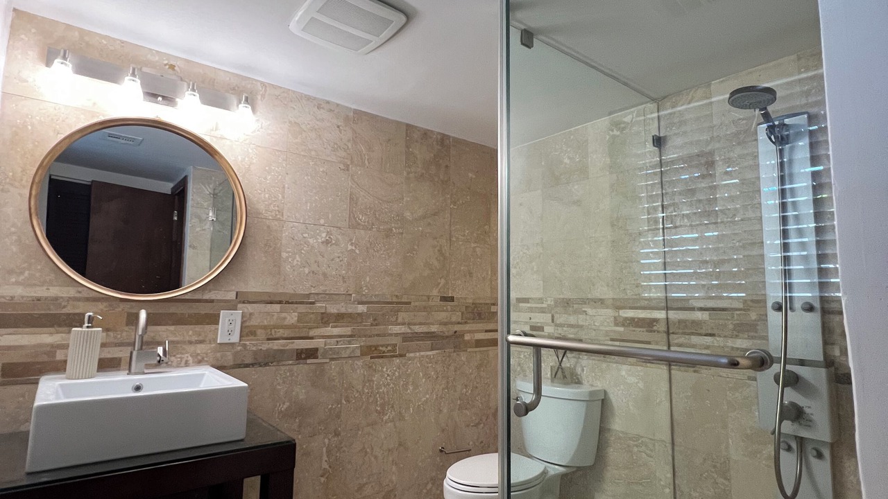 Photo of Bathroom in Southwest Coconut Grove