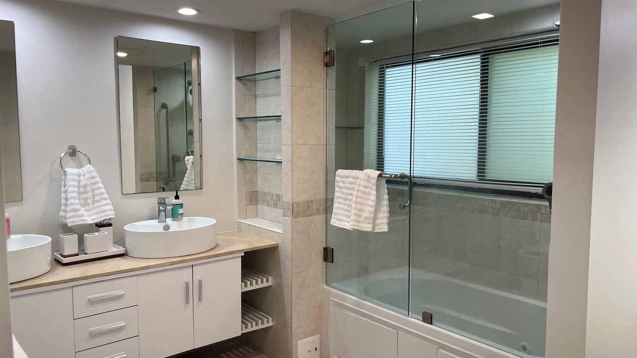 Photo of Bathroom in Southwest Coconut Grove