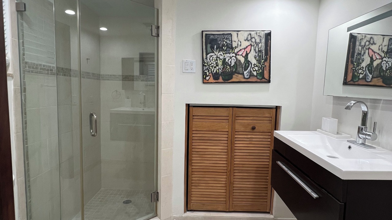 Photo of Bathroom in Southwest Coconut Grove