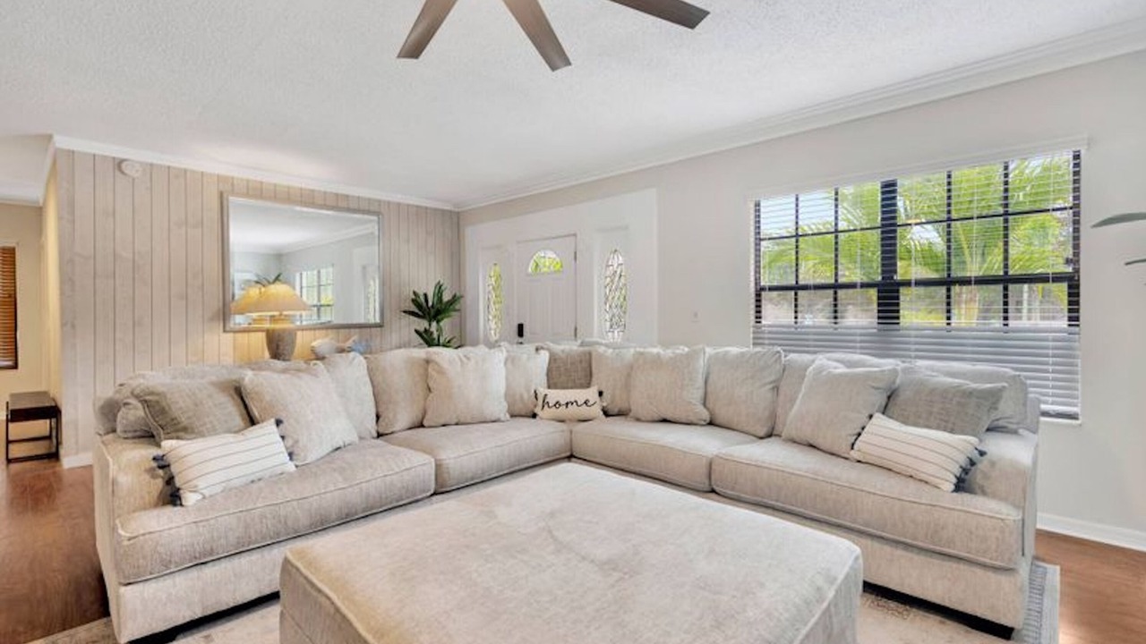 Photo of Livingroom in Allen's Ridge