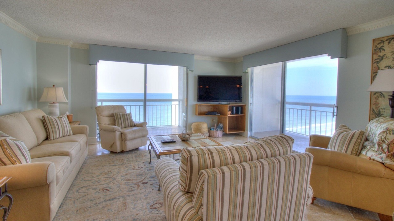 Photo of Livingroom in Arcadian Shores