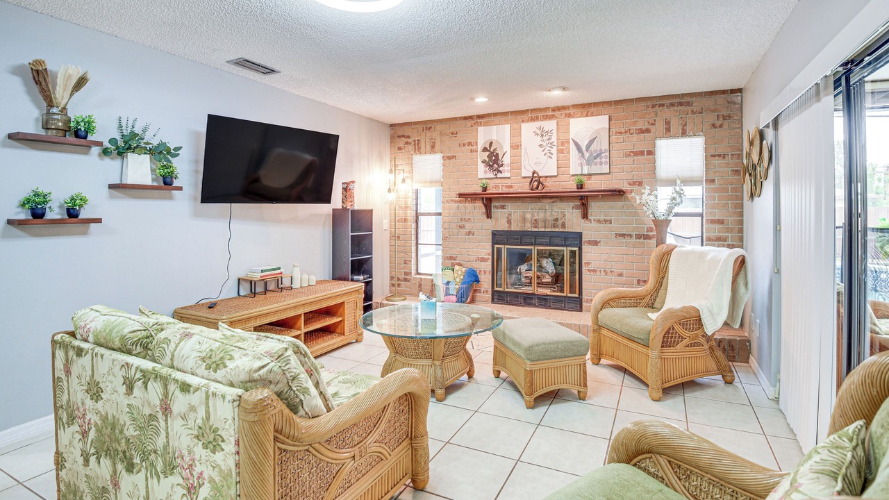 Photo of Livingroom in Deltona Lakes