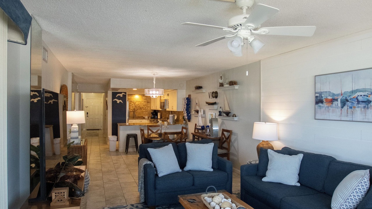 Photo of Livingroom in Crescent Beach